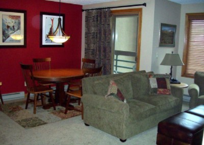 Iron Horse Resort - Living Room & Dining Room At Iron Horse Resort