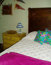 Queen bed in Twin Arbors/North Beach