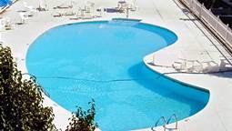 Hampton Bay Plaza - 