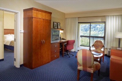 Courtyard University of Dayton - 2 Room King Suite