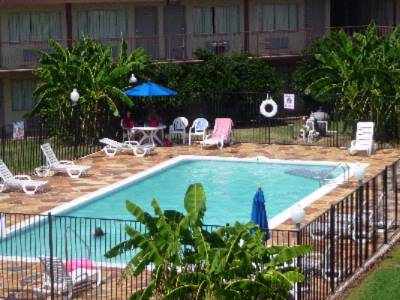 Travelodge - Pool Area