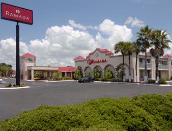 Ramada Orlando / Kissimmee - Hotel Exterior