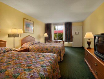 Ramada Orlando / Kissimmee - Standard Non Smoking Double Beds
