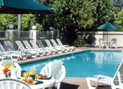 Country Inn & Suites San Diego North - Poolside