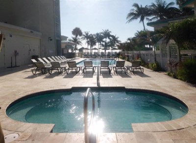 Howard Johnsons Plaza Resort - 