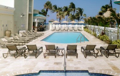 Howard Johnsons Plaza Resort - 