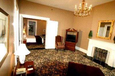 Maison St. Charles - One Bedroom Suite