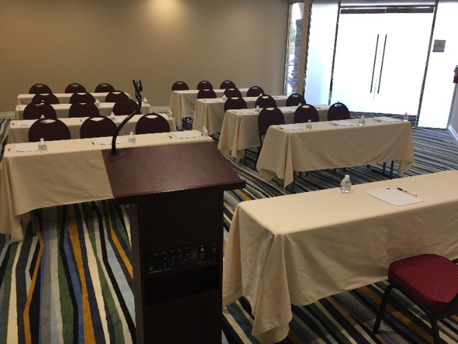 Holiday Inn Express Hotel & Suites Pasadena - 