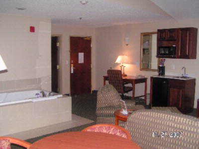 Holiday Inn Express & Suites Waterford - The Executive Suite