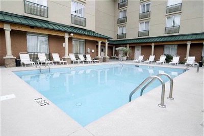 Holiday Inn Express Bluffton at Hilton Head - Pool Area At Holiday Inn Express Bluffton