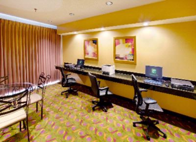 Holiday Inn Hotel & Suites - 