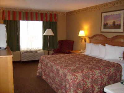 Country Inn & Suites - Hotel Room
