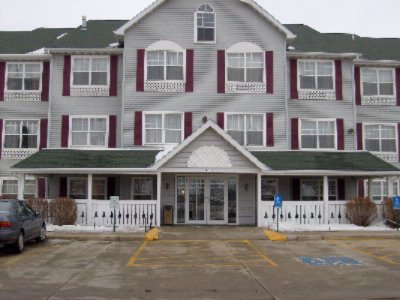 Country Inn & Suites - Front View Of Hotel