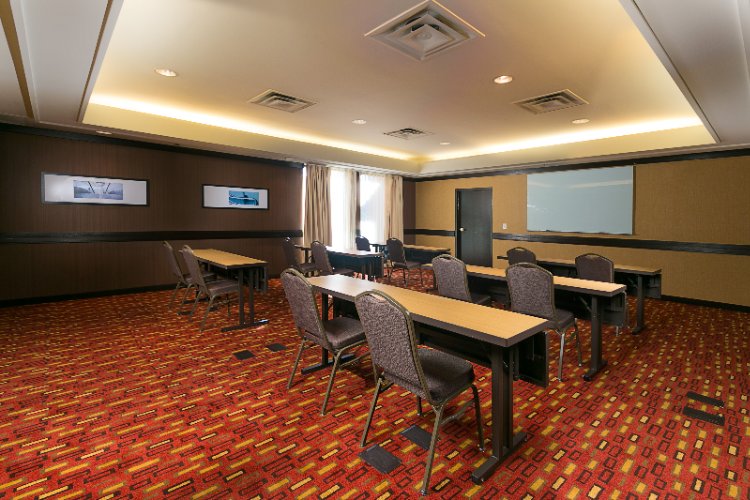 Courtyard by Marriott - 