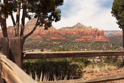 Sky Ranch Lodge - 