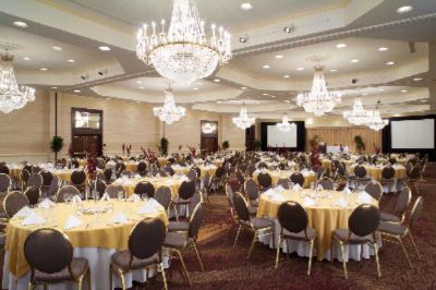 Sheraton Albuquerque Uptown Hotel - Our Luxurious Ballroom Can Accommodate Up To 900 Guests