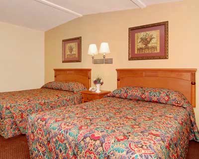 Rodeway Inn & Suites - 