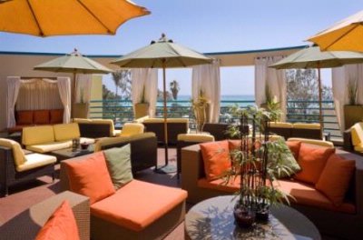 Doubletree Guest Suites Doheny Beach - Relax And Enjoy The Ocean View From Our Rooftop Bar & Lounge The Vivo Patio Located On Our Fourth Floor.