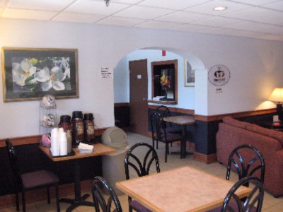 Super 8 - Free Continental Breakfast