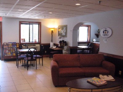 Super 8 - Lobby