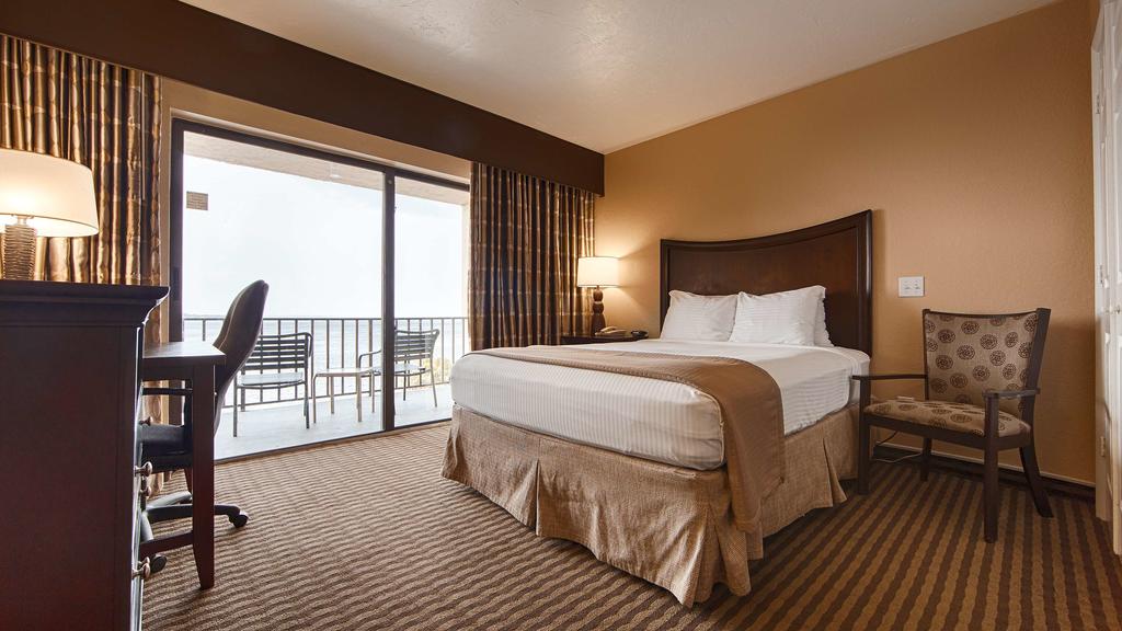 Best Western Waterfront - 