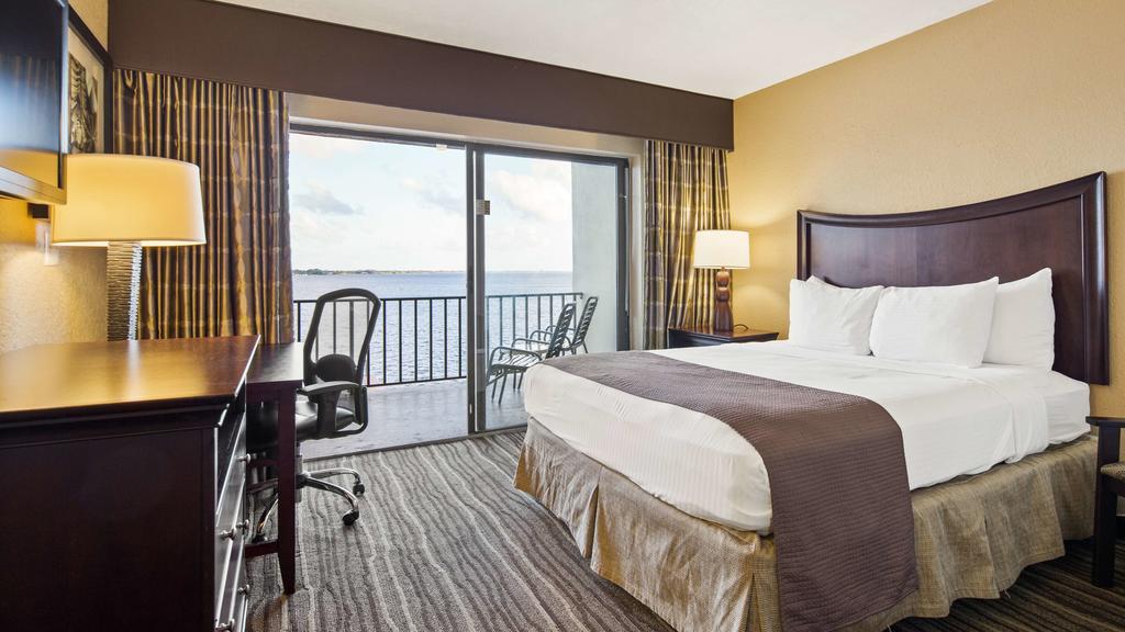 Best Western Waterfront - 