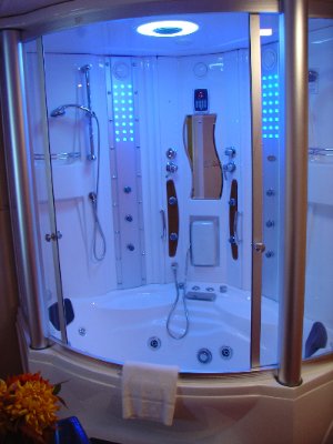 Comfort Inn of Levittown - New Suite - Spa Shower