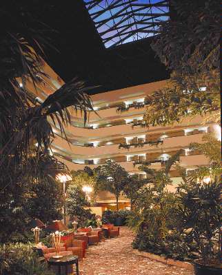 Radisson Quad City Plaza - 