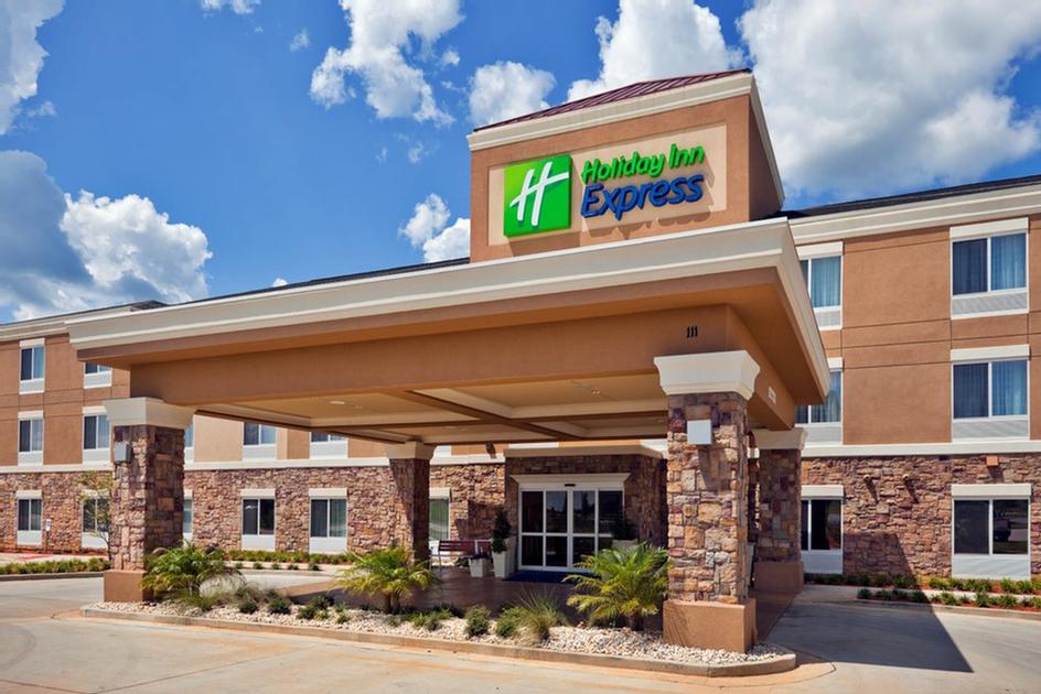 Cedar Tree Inn & Suites - 