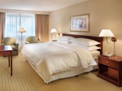 Sheraton Pasdena Hotel - King Room