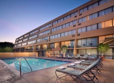 Sheraton Pasdena Hotel - Outdoor Heated Pool