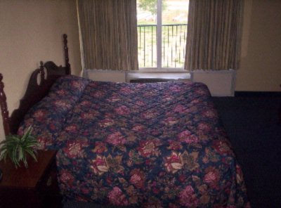 Lincoln Inn & Suites - 
