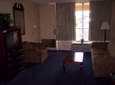 Lincoln Inn & Suites - 
