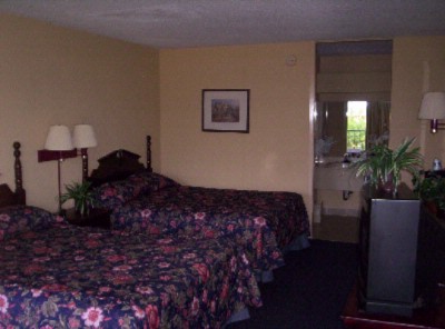 Lincoln Inn & Suites - 