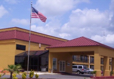 Lincoln Inn & Suites - 