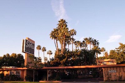 Saga Motor Hotel - 