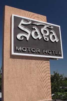 Saga Motor Hotel - Saga Sign