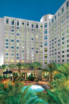 Hilton Grand Vacations Club Las Vegas - Heated Outdoor Swimming Pool