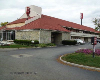 Red Roof Inn - 