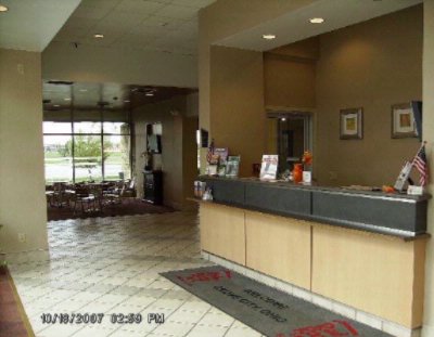 Red Roof Inn - 