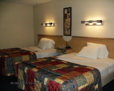 Red Roof Inn - 