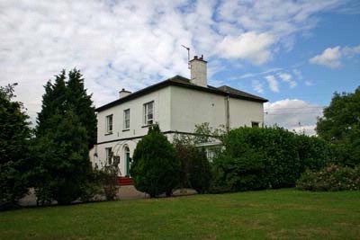 Stifford Clays Hotel - Side View Of Hotel From The Garden