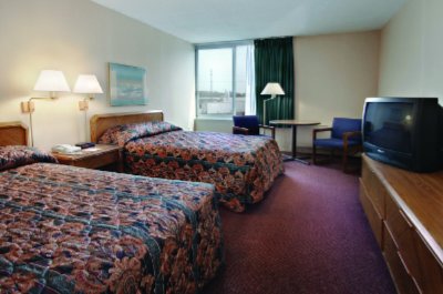 Howard Johnson Plaza - 