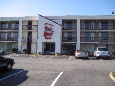 Red Roof Inn - 