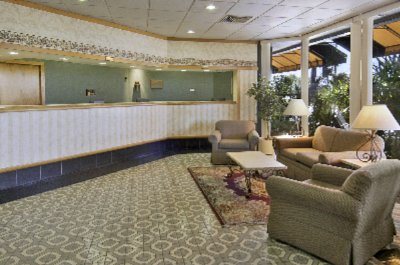 Ramada Speedway - Hotel Lobby