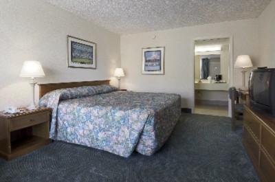 Ramada Speedway - King-bedded Room