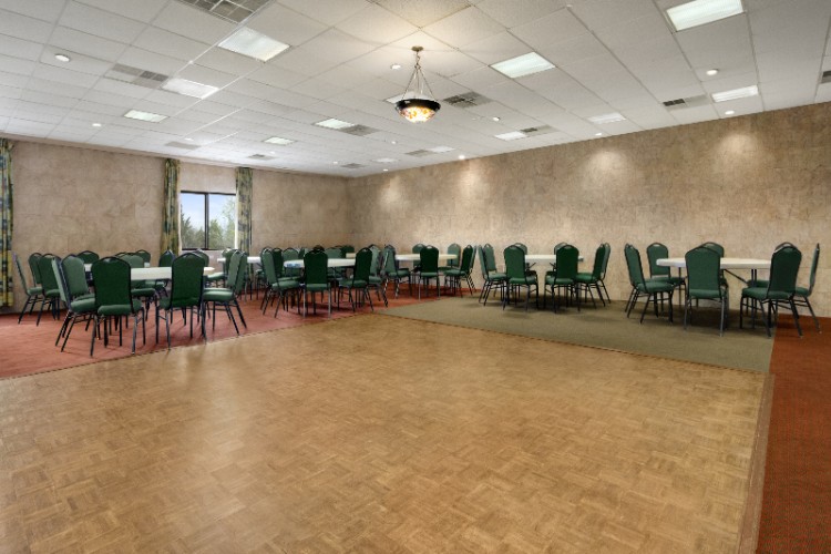 Quality Hotel Bayside Resort - 