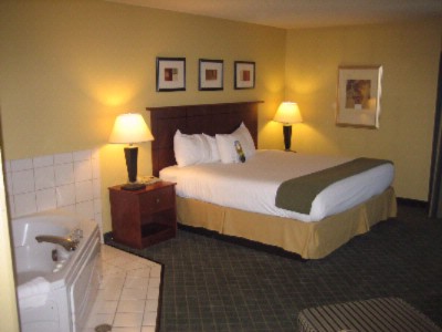 Holiday Inn Express Hotel & Suites - 