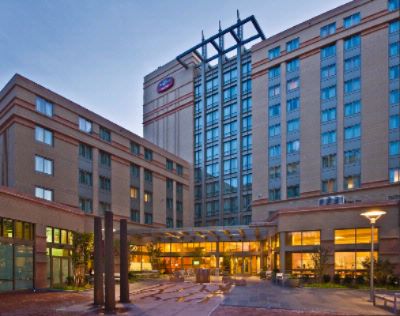 Residence Inn Arlington Courthouse - Exterior Plaza Entrance