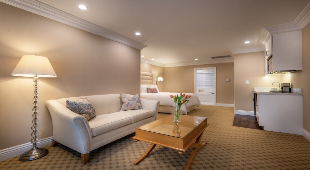 Beverly Hills Plaza Hotel - Junior Suite With Queen